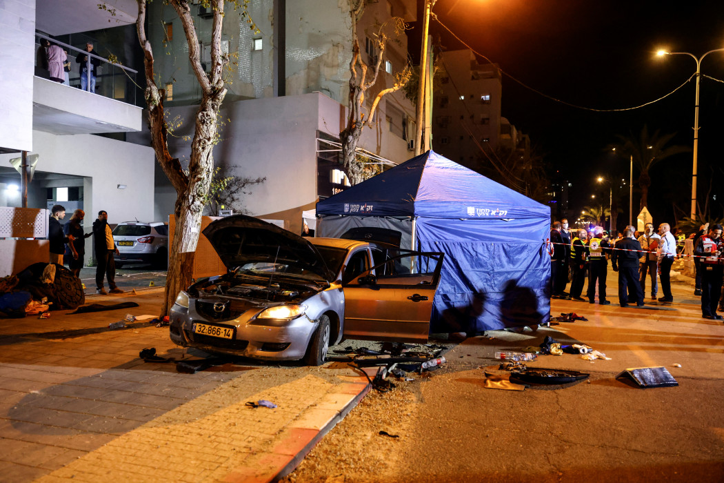 Két terrorista agyonlőtt két embert Haderán, hetet megsebesített