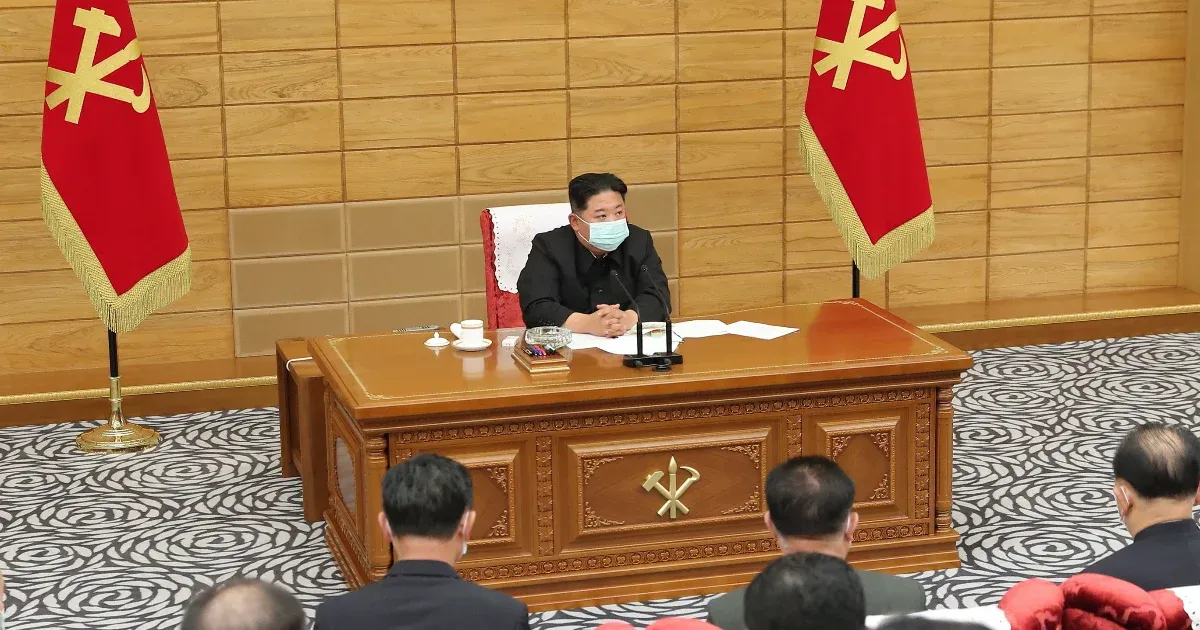 Koronavírus ellen szólította hadba Kim Dzsongun az észak-koreaiakat, de továbbra sincsenek vakcinák